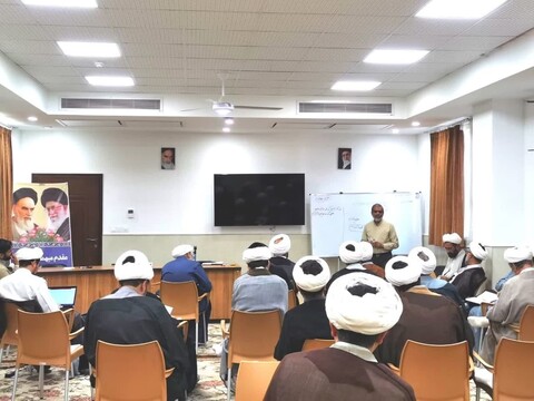 برگزاری دوره مهارت های تدریس در حوزه علمیه استان یزد