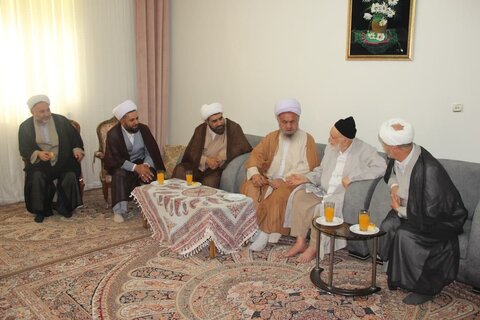 تصاویر / دیدار مدیر حوزه علمیه استان قزوین با روحانیون