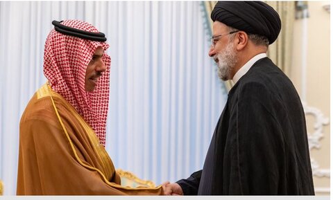 وزير الخارجية السعودي يلتقي الرئيس رئيسي في طهران