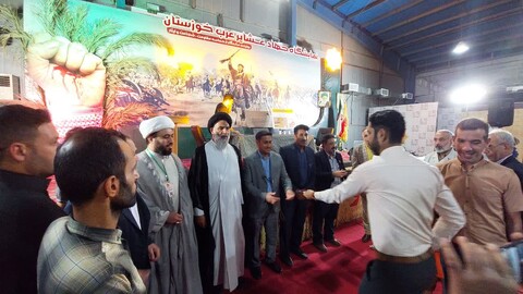 بازدید امام جمعه اهواز از نمایشگاه «مستند جهاد عشایر عرب خوزستان»