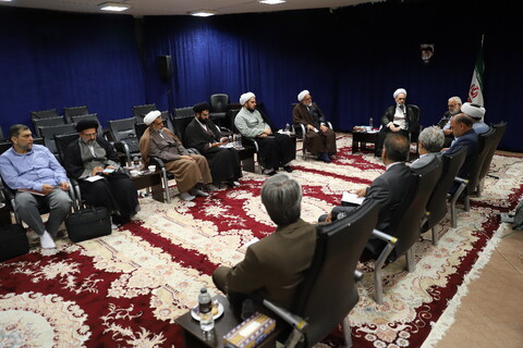 تصاویر/ دیدار رییس کمیته امداد امام خمینی (ره) با آیت الله اعرافی