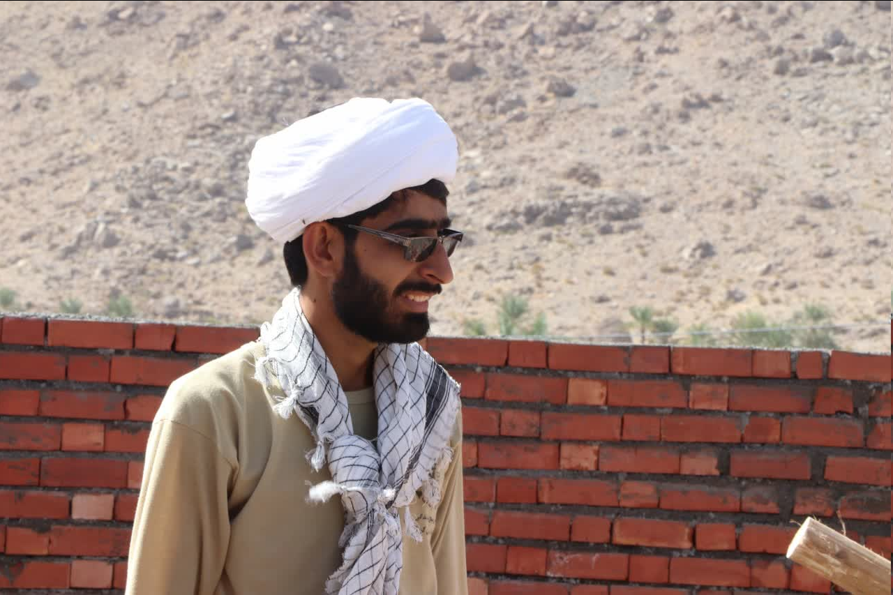 طلبهای که برای حل مشکلات محرومان شب و روز نمیشناسد