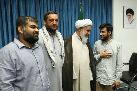 تصاویر /دیدار جمعی از علمای هندوستان و پاکستان  با نماینده ولی فقیه در استان قزوین
