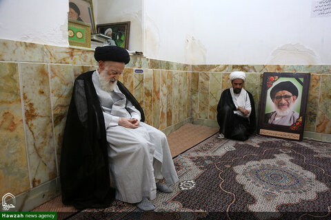 بالصور/ المرجع الديني آية الله السيد موسى الشبيري الزنجاني يتشرف بزيارة السيدة فاطمة المعصومة عليها السلام