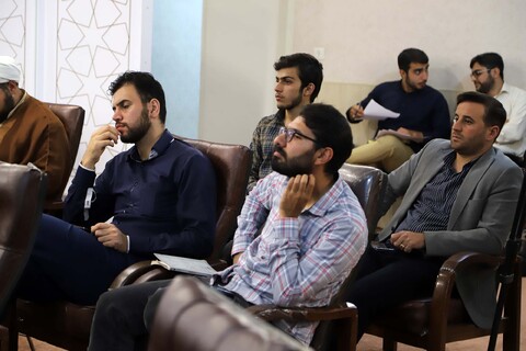 تصاویر / سومین جلسه مبانی عدالتخواهی با حضور جمعی از جوانان مطالبه‌گر همدانی
