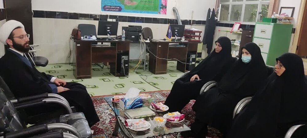 حوزه علمیه خواهران در فعالیتهای فرهنگی مرجع باشد