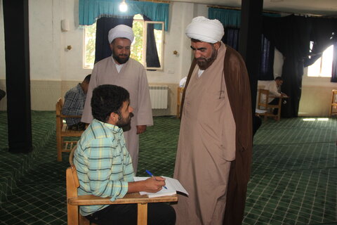 تصاویر / بازدید مدیر حوزه علمیه استان قزوین از امتحانات مدارس علمیه استان