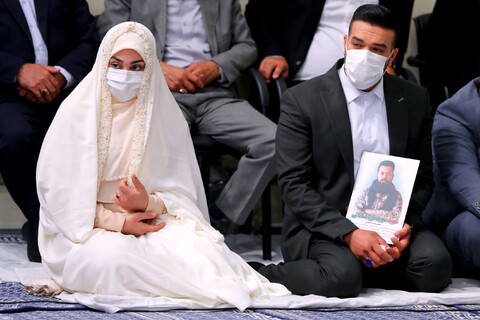تصاویر/ قرائت خطبه عقد خواهر شهید مدافع حرم مجید قربانخانی توسط رهبر انقلاب