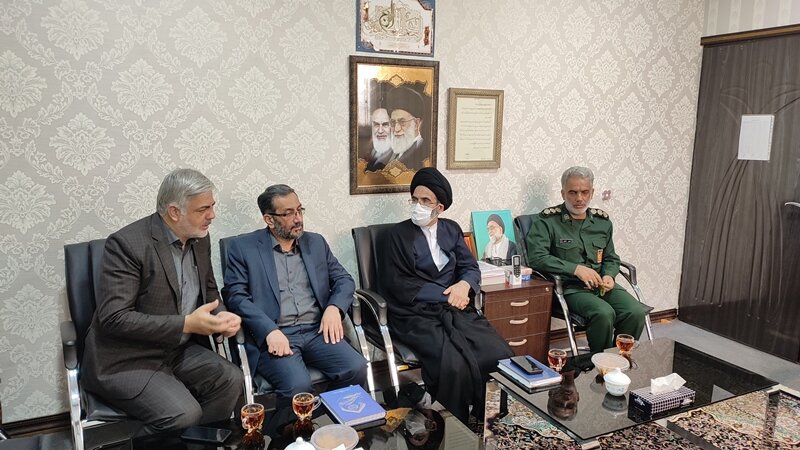 امامان جمعه و نمایندگان ولی فقیه مظهر وحدت در جامعه هستند