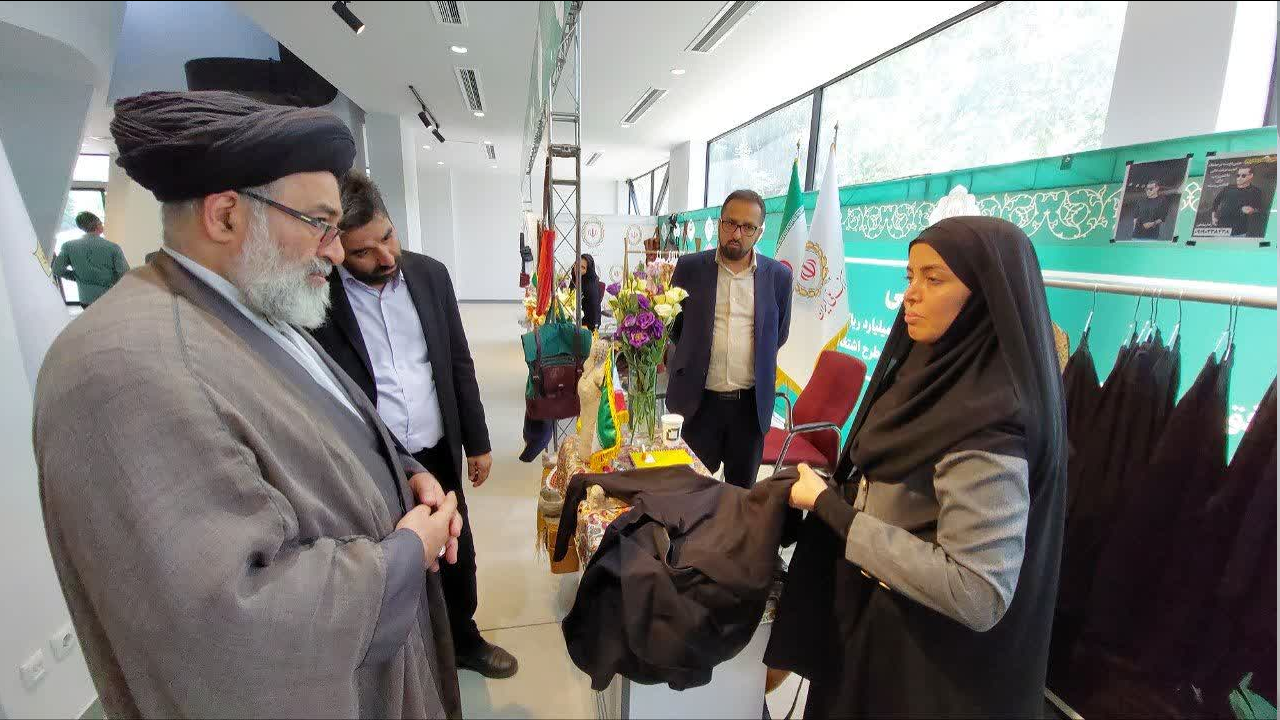 بازدید معاون شورای هماهنگی تبلیغات اسلامی کشور از جشنواره (تلاش با برکت) بنیاد برکت + عکس