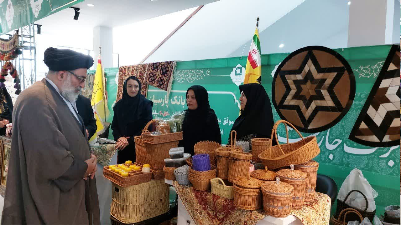 بازدید معاون شورای هماهنگی تبلیغات اسلامی کشور از جشنواره (تلاش با برکت) بنیاد برکت + عکس