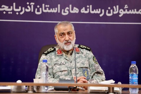 تصاویر/ نشست خبری معاون فرهنگی و تبلیغات دفاعی ستاد کل نیروهای مسلح در تبریز