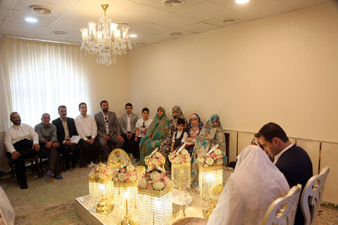 استقبال زوج های جوان در روز ملی ازدواج از اتاق عقد حرم حضرت معصومه(س)