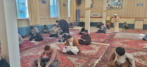 تصاویر/ بازدید نماینده ولی فقیه در آذربایجان شرقی از آزمون های آخر سال مدرسه علمیه امیرالمومنین(ع) تبریز