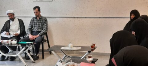 بازدید مدیر حوزه علمیه خواهران استان مرکزی از مدرسه علمیه فاطمة الزهرا (س) اراک