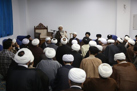 تصاویر/ نشست جمعی از منبریهای قم با حجت الاسلام والمسلمین استاد انصاریان