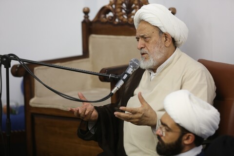 تصاویر/ نشست جمعی از منبریهای قم با حجت الاسلام والمسلمین استاد انصاریان