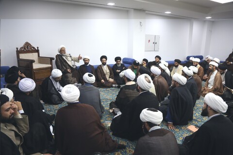 تصاویر/ نشست جمعی از منبریهای قم با حجت الاسلام والمسلمین استاد انصاریان