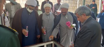 تصاویر/ مراسم عطر فشانی گلزار شهدای انگوران