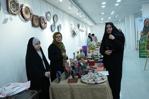 نمایشگاه دستاوردهای صنایع دستی و تولیدات مشاغل خانگی بانوان شاغل در بوشهر