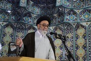 انتقاد امام جمعه تبریز از صف های طولانی نانوایی ها / دولت یک فکری بکند