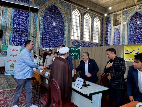 تصاویر/ اقامه نماز جمعه در خرم دره