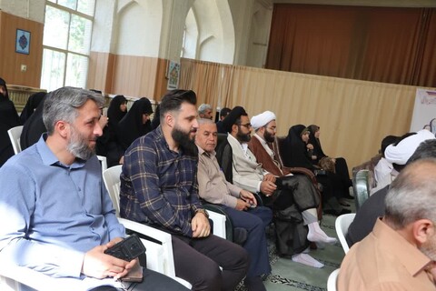 تصاویر/ جلسه  روحانیون ارومیه  و فعالین فرهنگی با قائم مقام بنیاد هدایت