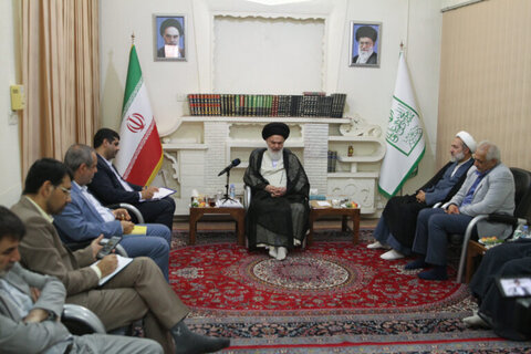 آیت الله حسینی بوشهری در دیدار با سرپرست دانشگاه فرهنگیان