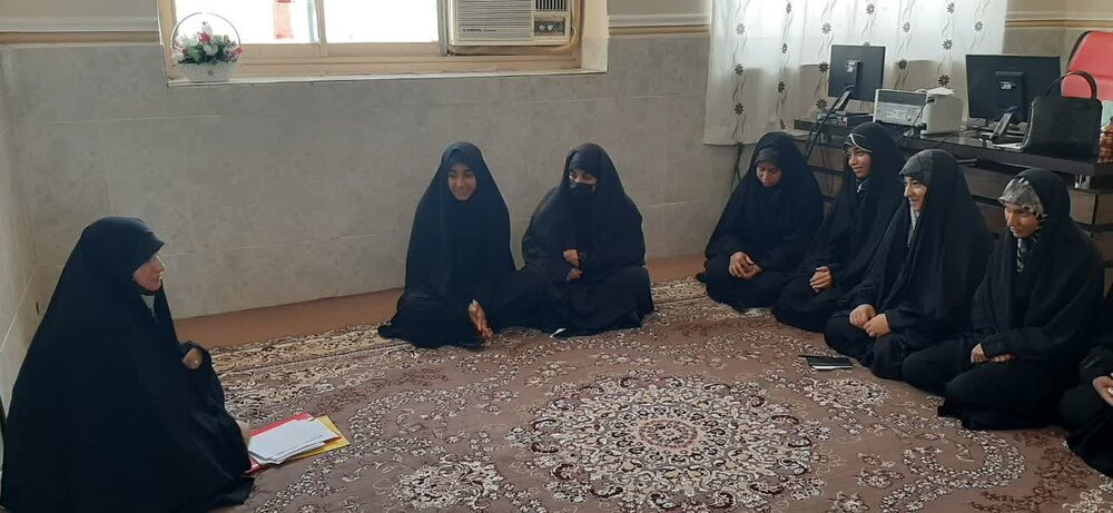 بازدید سرپرست حوزه علمیه خواهران هرمزگان از مدرسه علمیه فاطمه امالبنین (س) حاجی آباد