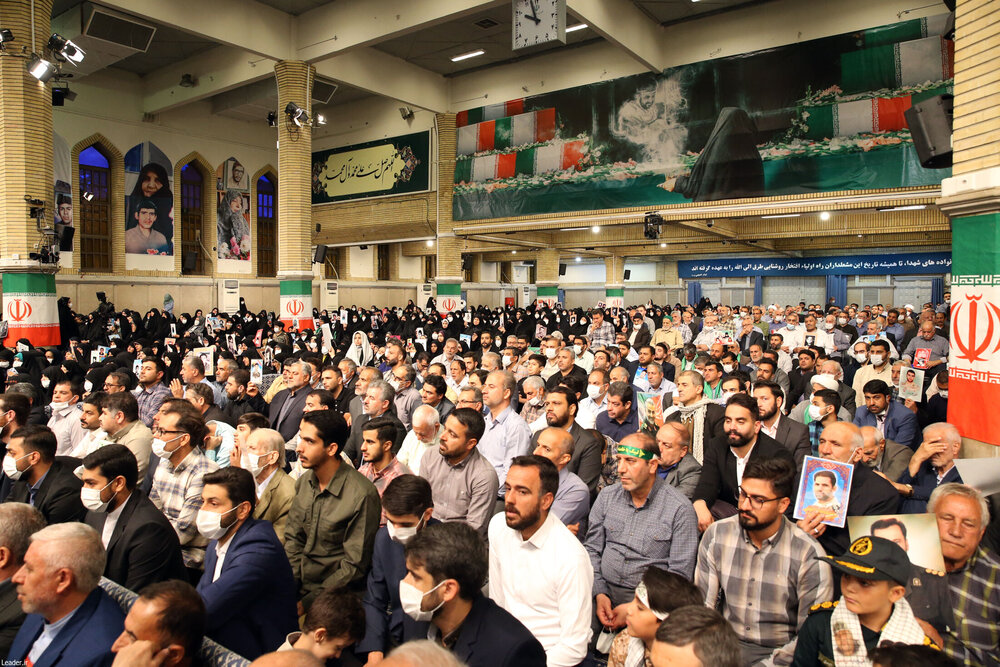 تصاویر/ دیدار جمعی از خانوادههای شهدا با رهبر معظم انقلاب تصاویر/ دیدار جمعی از خانوادههای شهدا با رهبر معظم انقلاب