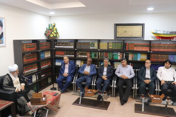 تصاویر/ دیـدار مدیـران اتـاق بازرگـانی با نماینده ولی فقیه در هرمزگان