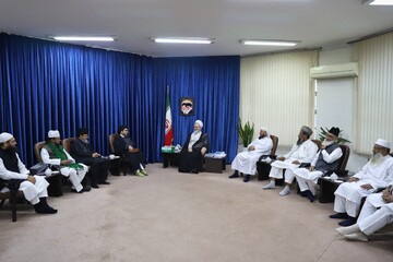 تصاویر/ دیدار جمعی از اندیشمندان دینی هندوستان با آیت الله اعرافی