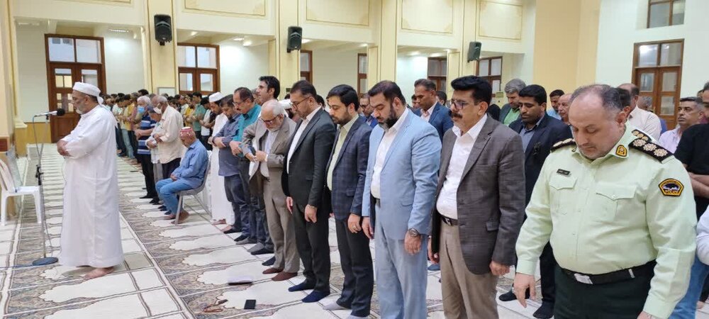 برپایی میز خدمت دادگستری در مسجد جامع اهل سنت بندرعباس