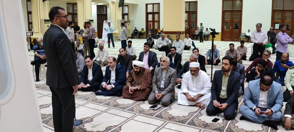 برپایی میز خدمت دادگستری در مسجد جامع اهل سنت بندرعباس