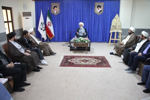 نشست با مسئولان تبلیغات اسلامی بوشهر با نماینده ولی فقیه