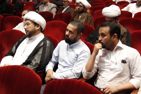تصاویر / همایش تحلیلی و تبیینی راوی 8  با عنوان جهاد تبیین در موضوع عفاف و حجاب با حضور نماینده ولی فقیه در استان قزوین