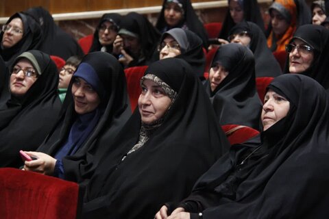 تصاویر / همایش تحلیلی و تبیینی راوی 8  با عنوان جهاد تبیین در موضوع عفاف و حجاب با حضور نماینده ولی فقیه در استان قزوین