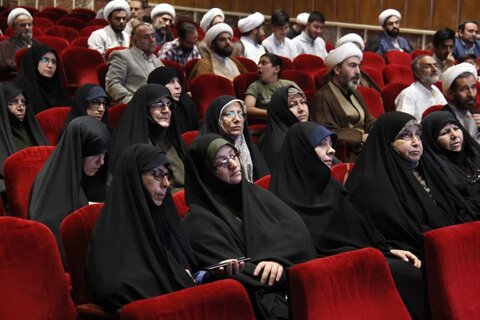 تصاویر / همایش تحلیلی و تبیینی راوی 8  با عنوان جهاد تبیین در موضوع عفاف و حجاب با حضور نماینده ولی فقیه در استان قزوین