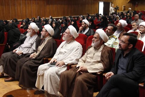 تصاویر / همایش تحلیلی و تبیینی راوی 8  با عنوان جهاد تبیین در موضوع عفاف و حجاب با حضور نماینده ولی فقیه در استان قزوین