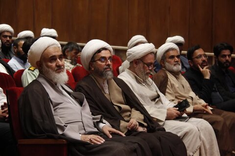 تصاویر / همایش تحلیلی و تبیینی راوی 8  با عنوان جهاد تبیین در موضوع عفاف و حجاب با حضور نماینده ولی فقیه در استان قزوین