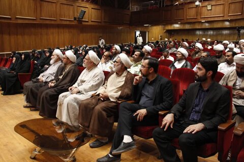 تصاویر / همایش تحلیلی و تبیینی راوی 8  با عنوان جهاد تبیین در موضوع عفاف و حجاب با حضور نماینده ولی فقیه در استان قزوین