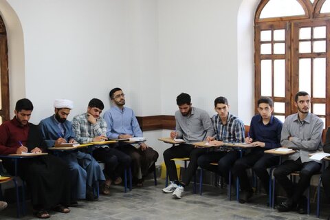 تصاویر/ دوره پژوهش تابستانه با عنوان کارگاه روش تحقیق در مدرسه علمیه امام خمینی (ره) گرگان