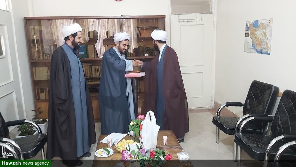 بررسی راههای تقویت همکاری حوزه علمیه و تبلیغات اسلامی هشترود