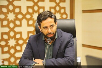 خِرَد ترکیبی هم‌افزایی عقل انسانی و هوش مصنوعی است