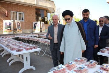 رزمایش توزیع ۲۰۰۰ بسته گوشت گرم در آذربایجان شرقی