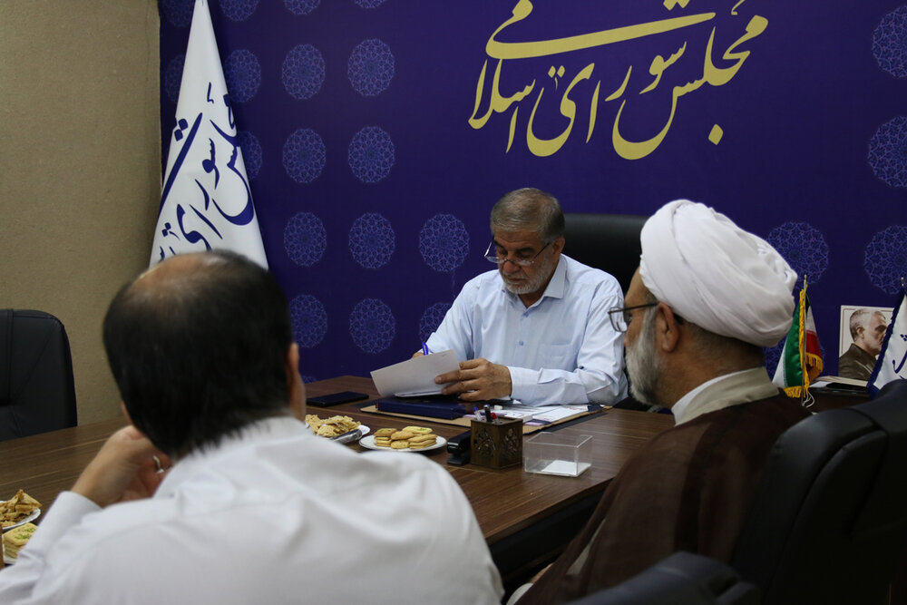 اساتید حوزه دریافتی بسیار پایینی دریافت می کنند