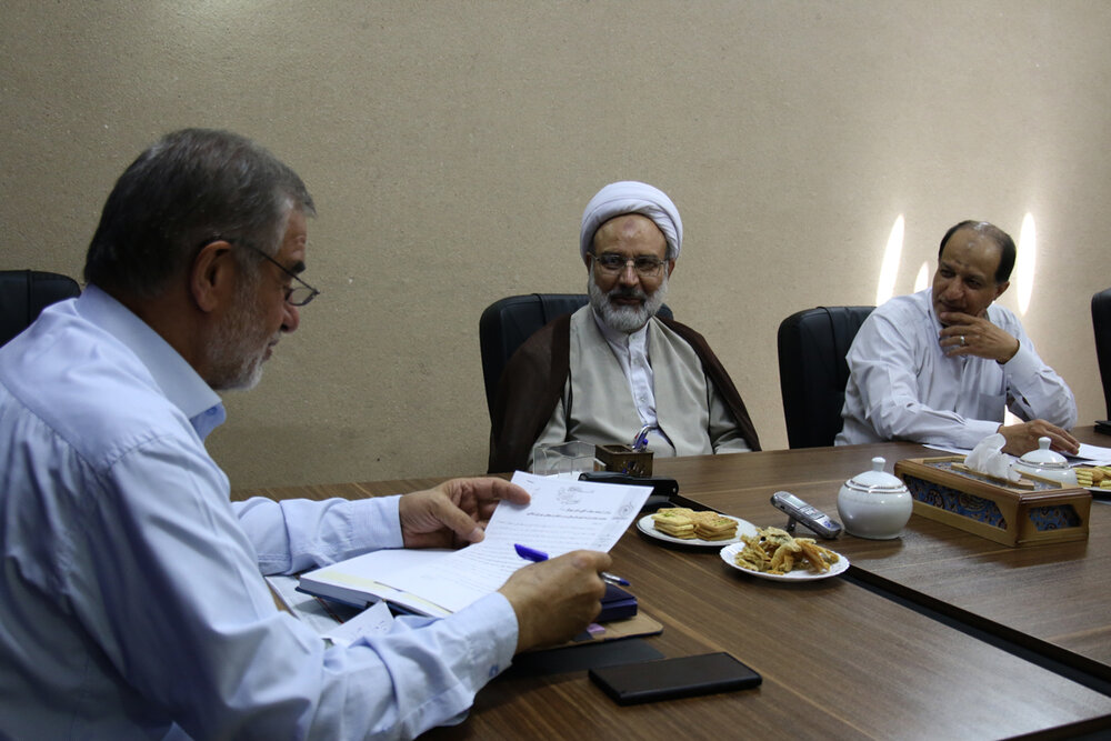 اساتید حوزه دریافتی بسیار پایینی دریافت می کنند