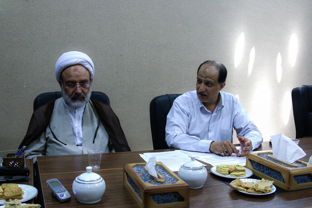 اساتید حوزه دریافتی بسیار پایینی دریافت می کنند