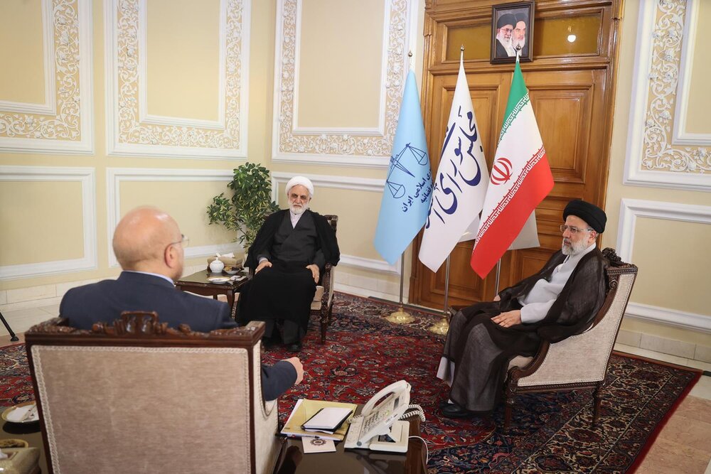 تأکید سران قوا بر تدوین قانون جامع در موضوع عفاف و حجاب