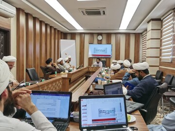 مرحله دوم دوره تربیت مدرس مهارت های پژوهشی در حوزه علمیه استان یزد + عکس